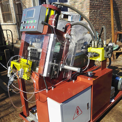 Sealing nail machine