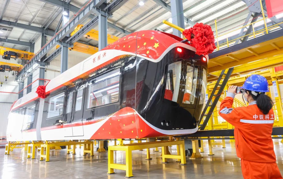 中国智造！ag尊龙凯时工业参建的世界首条稀土永磁磁浮轨道交通工程试验线竣工