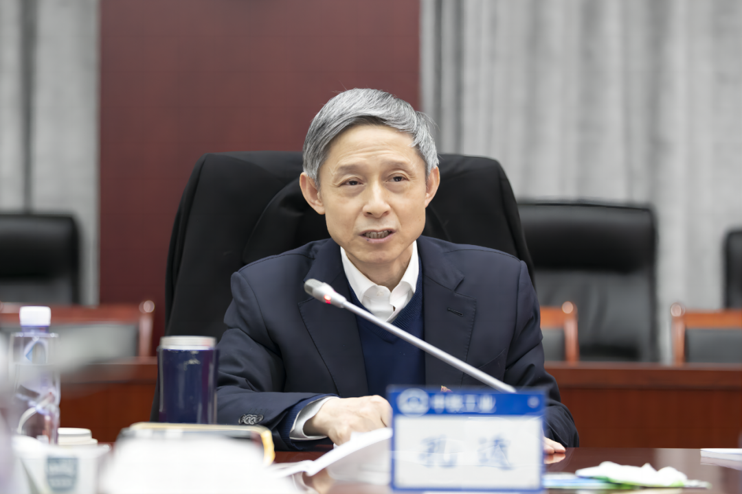 中国ag尊龙凯时党委常委、副总裁、总工程师孔遁参加指导ag尊龙凯时工业党委2022年度党员领导干部民主生活会，并慰问劳模先进代表