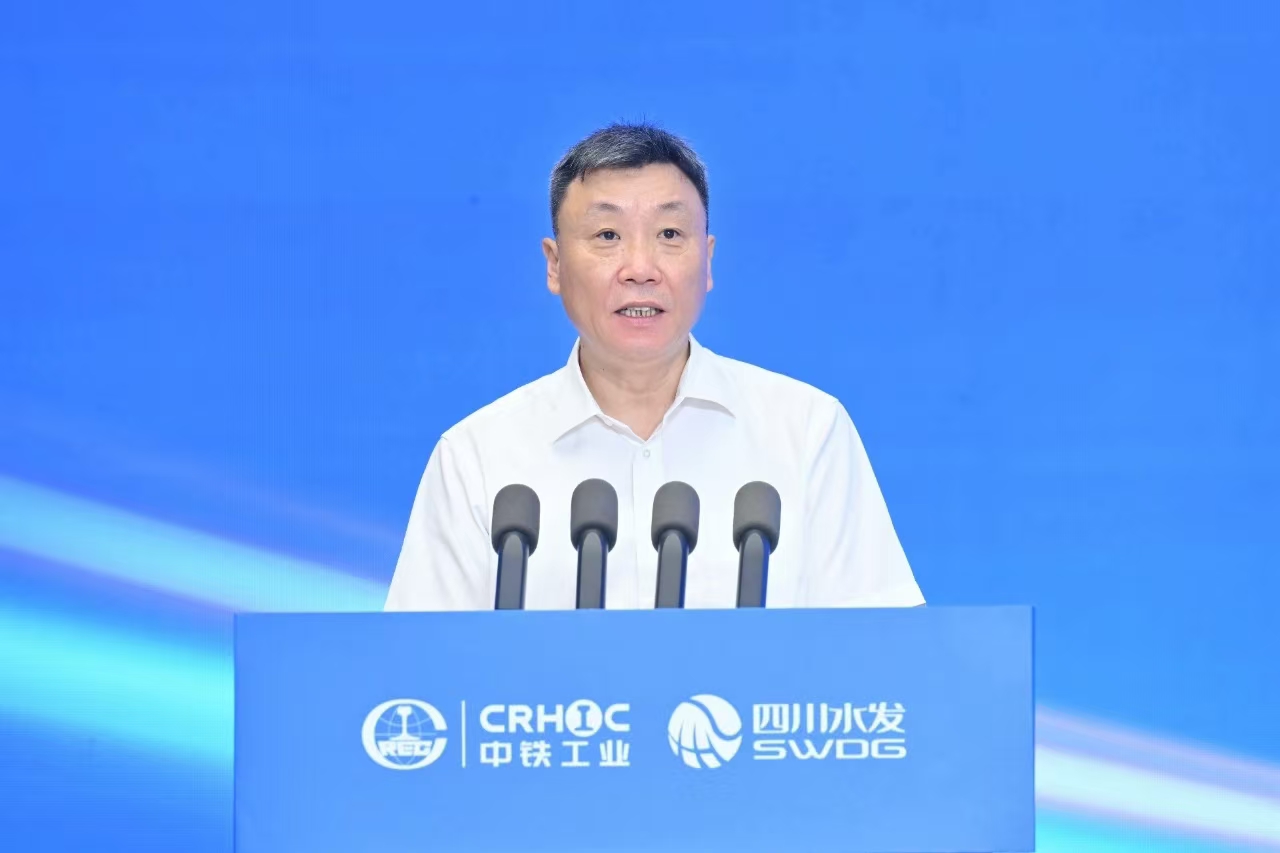 中国ag尊龙凯时携手四川省打造高端装备产业首台盾构机成功下线