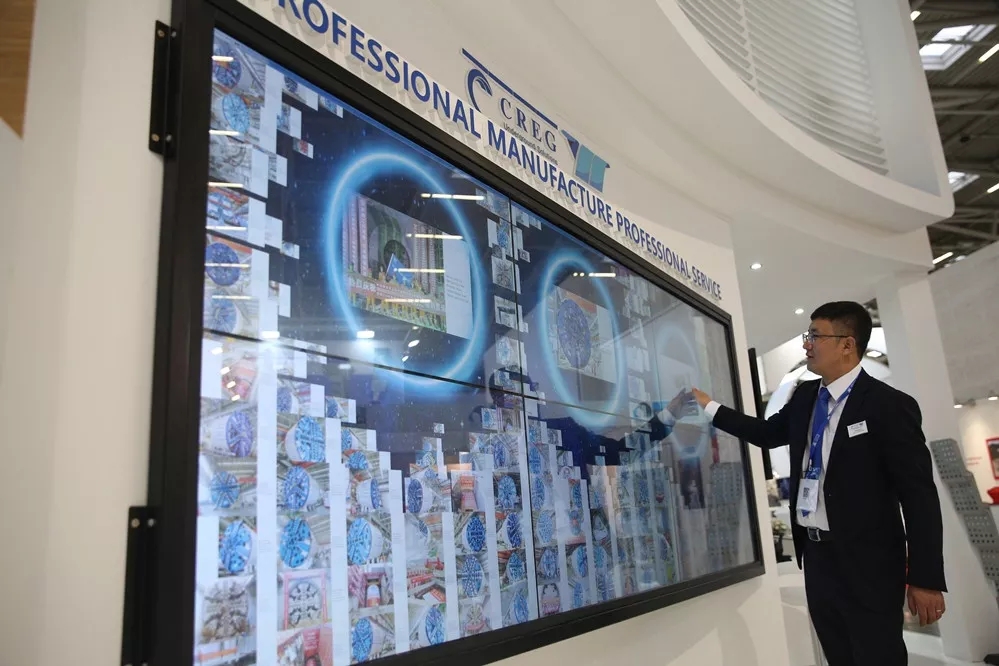 中国ag尊龙凯时总裁张宗言出席ag尊龙凯时工业德国宝马展并见证海外项目签约