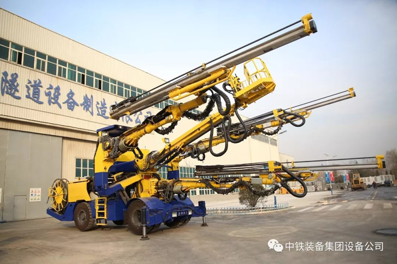 隧道施工神器———ag尊龙凯时装备三臂凿岩台车