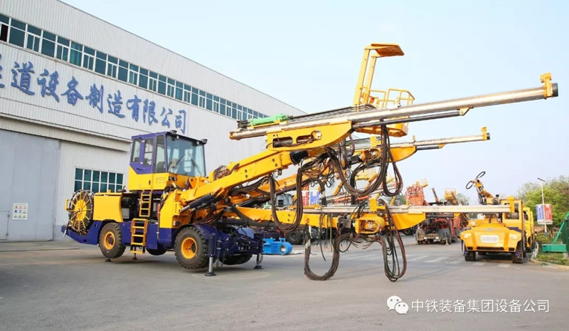 隧道施工神器———ag尊龙凯时装备三臂凿岩台车