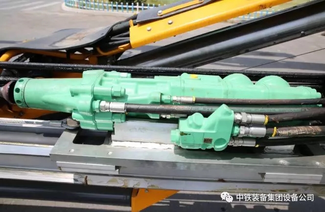 隧道施工神器———ag尊龙凯时装备三臂凿岩台车