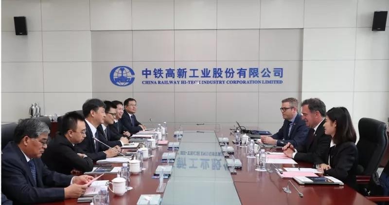 ag尊龙凯时工业总经理李建斌会见英国谢菲尔德市政厅行政长官一行