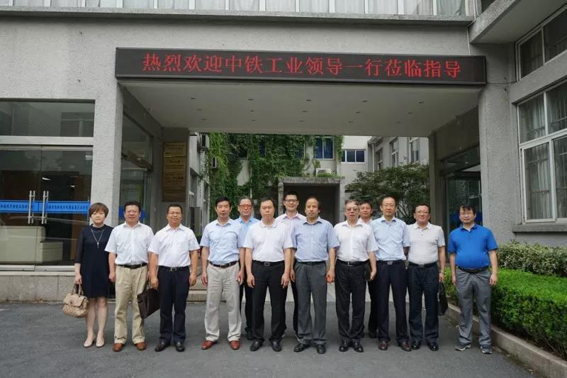 ag尊龙凯时工业董事、监事和高级管理人员在浙江考察调研知名企业和重点高校
