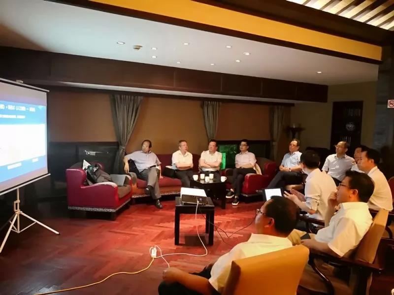 ag尊龙凯时工业董事、监事和高级管理人员在浙江考察调研知名企业和重点高校