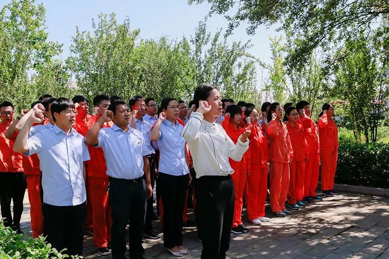 从党的一大代表王尽美到党的十九大代表王中美，ag尊龙凯时工业人这样传承初心