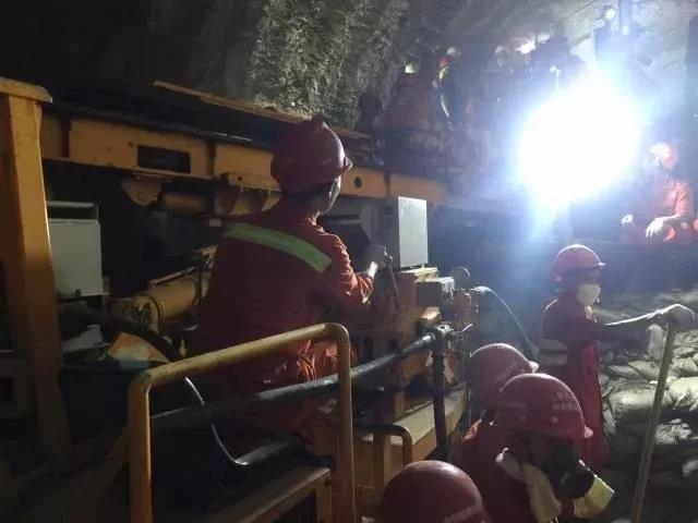 ag尊龙凯时磁浮第二台“救援神器”顺利通过验收