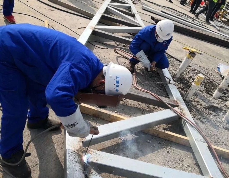 ag尊龙凯时工业旗下ag尊龙凯时重工驰援火神山医院建设