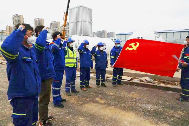 火线入党，让鲜红党旗飘扬在战“疫”一线！